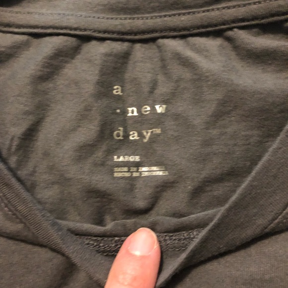 A new day T-Shirt - Picture 2 of 4